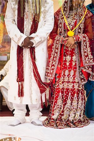 Traditional Clothing worn by Hindu Bride and Groom at Wedding, Toronto, Ontario, Canada Foto de stock - Sin royalties Premium, Código: 600-07204152