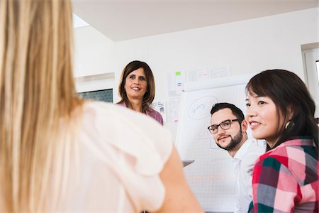 Mature businesswoman meeting and in discussion with group of young business people, Germany Stockbilder - Premium RF Lizenzfrei, Bildnummer: 600-07200041