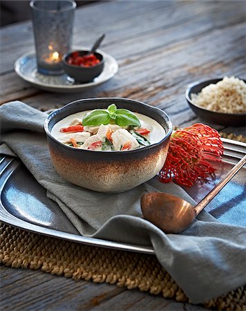 soup bowl napkin - Thai Green Curry Chicken, Studio Shot Stock Photo - Premium Royalty-Free, Code: 600-07237811