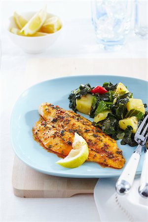 Fish Fillet with Spiced Collards, Studio Shot Photographie de stock - Premium Libres de Droits, Code: 600-07311265