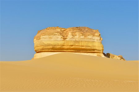 Rock Formation in Desert, Matruh, Libyan Desert, Sahara Desert, Egypt, North Africa, Africa Stock Photo - Premium Royalty-Free, Code: 600-07431190
