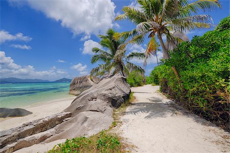 Footpath through Rocks and Palm Trees, Anse Source d´Argent, La Digue, Seychelles Foto de stock - Sin royalties Premium, Código: 600-07453862