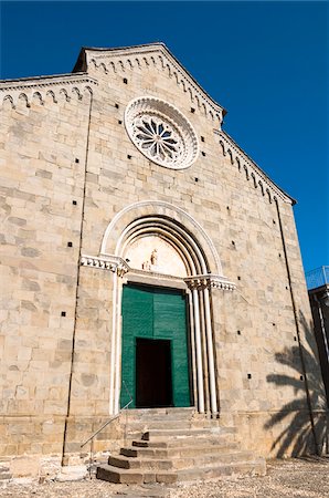 province of la spezia - Facade of Church, Corniglia, Cinque Terre, La Spezia District, Italian Riviera, Liguria, Italy Stock Photo - Premium Royalty-Free, Code: 600-07487515