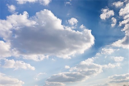 sky only - Clouds in Blue Sky, Kaarst, North Rhine-Westphalia, Germany Stock Photo - Premium Royalty-Free, Code: 600-07487626