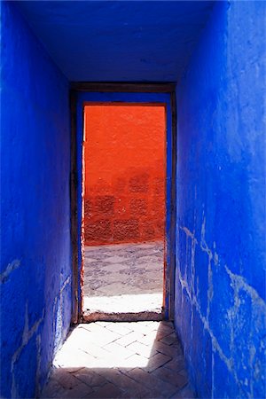 simsearch:600-07529090,k - Doorway, Monasterio de Santa Catalina, Arequipa, Peru Foto de stock - Sin royalties Premium, Código: 600-07529051