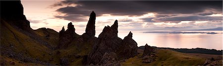 rugged landscape - The Old Man of Storr, rock formation at sunrise, Isle of Skye, Scotland Foto de stock - Sin royalties Premium, Código: 600-07540304