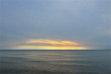 sun set - Baltic Sea at Dusk, Darss West Beach, Darss, Fischland-Darss-Zingst, Western Pomerania, Germany Photographie de stock - Premium Libres de Droits, Code: 600-07599779