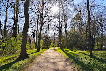 Path in early Spring, Park Schonbusch, Aschaffenburg, Spessart, Bavaria, Germany Foto de stock - Sin royalties Premium, Código: 600-07591259