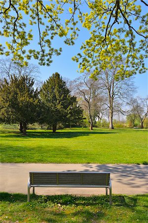 parc municipal - Park Bench in early Spring, Verna Park, Russelsheim, Hesse, Germany Photographie de stock - Premium Libres de Droits, Code: 600-07591269