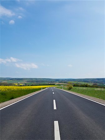 roads with a view - Highway through Weser Hills, North Rhine-Westphalia, Germany Stock Photo - Premium Royalty-Free, Code: 600-07608330