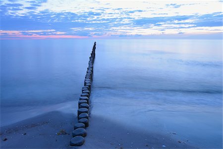 fischland-darss-zingst - Groyne before Sunrise, Baltic Sea, Zingst, Darss, Fischland-Darss-Zingst, Mecklenburg-Western Pomerania, Germany Photographie de stock - Premium Libres de Droits, Code: 600-07636981