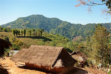 Hut with Thatched Roof in Akha Village, Mae Salong, Golden Triangle, Chiang Rai Province, Thailand Photographie de stock - Premium Libres de Droits, Code: 600-07656439