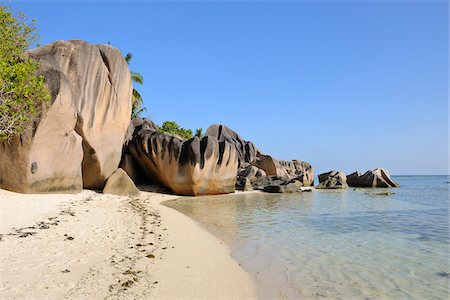 Anse Source d'Argent with Sculpted Rocks, La Digue, Seychelles Stock Photo - Premium Royalty-Free, Code: 600-07653897