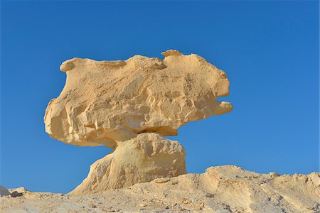 simsearch:600-07689533,k - Rock Formation in White Desert, Libyan Desert, Sahara Desert, New Valley Governorate, Egypt Stock Photo - Premium Royalty-Free, Code: 600-07689505