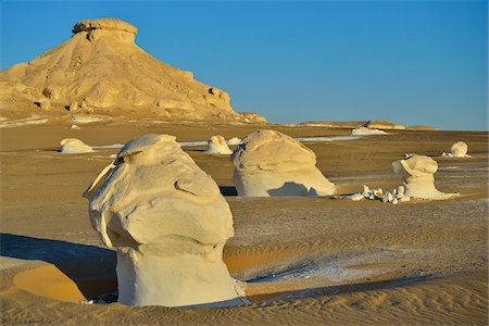 simsearch:841-05795359,k - Rock Formations in White Desert, Libyan Desert, Sahara Desert, New Valley Governorate, Egypt Foto de stock - Sin royalties Premium, Código: 600-07689531