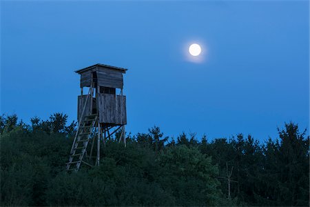 forest michael breuer - Hunting Blind with Full Moon, Odenwald, Hesse, Germany, Europe Stock Photo - Premium Royalty-Free, Code: 600-07707638