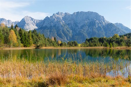 Lake Luttensee with Karwendel Mountain Range, Werdenfelser Land, Upper Bavaria, Bavaria, Germany Foto de stock - Sin royalties Premium, Código: 600-07802847