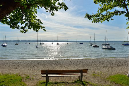 Lakeside with Bench and Tree, Herrsching am Ammersee, Lake Ammersee, Fuenfseenland, Upper Bavaria, Bavaria, Germany Stock Photo - Premium Royalty-Free, Code: 600-07844415