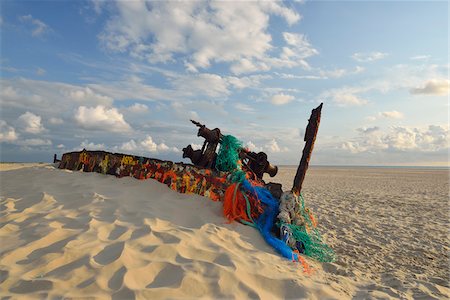 east frisia - The Shipwreck at East End, Norderney, East Frisia Island, North Sea, Lower Saxony, Germany Photographie de stock - Premium Libres de Droits, Code: 600-07945230