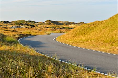 Winding Road in Summer, Norderney, East Frisia Island, North Sea, Lower Saxony, Germany Foto de stock - Sin royalties Premium, Código: 600-07945243