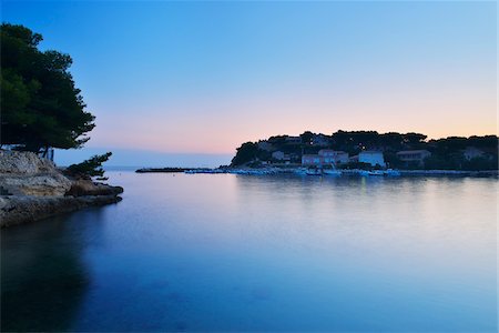 Sea Bay with Harbor at Dusk in Summer, Port des Tamaris, La Couronne, Martigues, Cote Bleue, Mediterranean Sea, Bouches-du-Rhone, Provence-Alpes-Cote d'Azur, France Stock Photo - Premium Royalty-Free, Code: 600-07991544