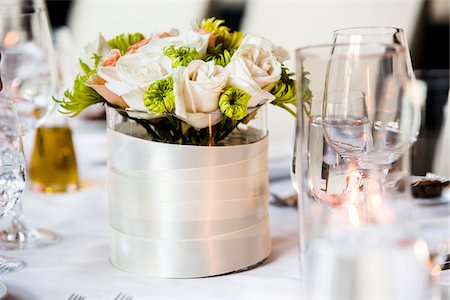 simsearch:600-05948262,k - Close-up of bouquets and wine glasses on table, at an event, Canada Stock Photo - Premium Royalty-Free, Code: 600-08002549