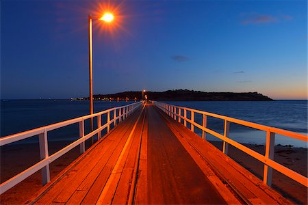 Wooden Walkway at Dusk, Granite Island, Victor Harbor, South Australia, Australia Photographie de stock - Premium Libres de Droits, Code: 600-08026068
