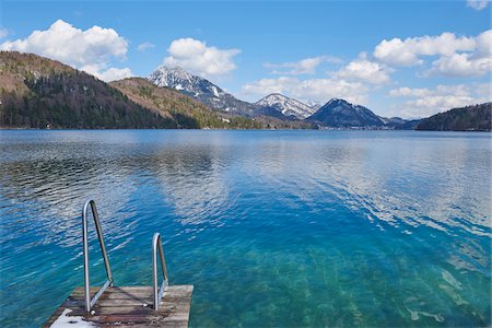 Dock on Fuschlsee with Mountains in the background in Early Spring, Austria Foto de stock - Sin royalties Premium, Código: 600-08022748
