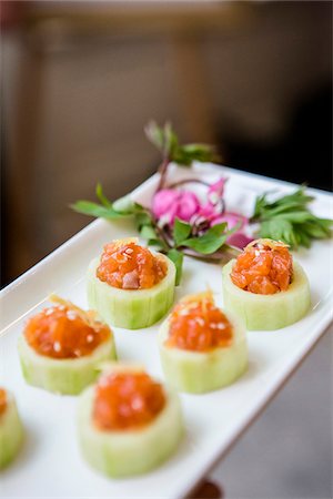 Close-up of Fish and Cucumber Hors d'ouvres at Wedding Photographie de stock - Premium Libres de Droits, Code: 600-08059820