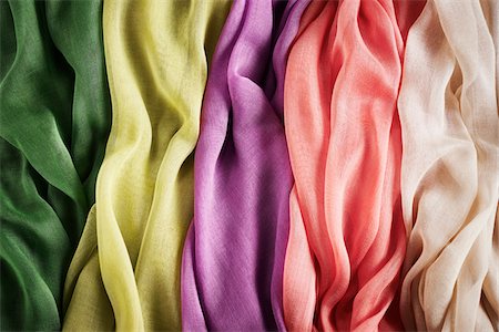 Close-up of five colourful summer scarves, studio shot Fotografie stock - Premium Royalty-Free, Codice: 600-08107049