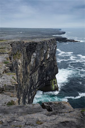 Scenic view of cliffs and coastline viewed from Dun Aonghasa, Aran Islands, Republic of Ireland Stock Photo - Premium Royalty-Free, Code: 600-08102754