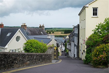 roads with a view - Street scene of fishing town of Kinsale, Republic of Ireland Stock Photo - Premium Royalty-Free, Code: 600-08102769