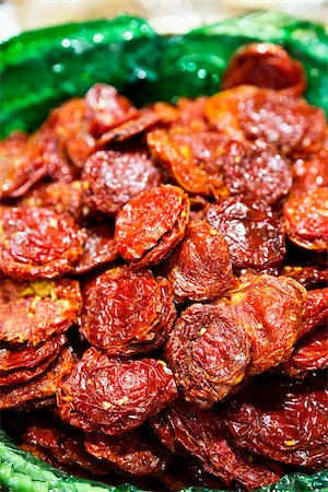 simsearch:600-03682063,k - Close-up of Dried Tomatoes Foto de stock - Sin royalties Premium, Código: 600-08102877