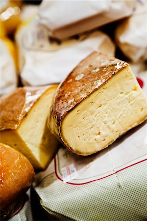 fromage - Close up of Pieces of Cheese Photographie de stock - Premium Libres de Droits, Code: 600-08102873