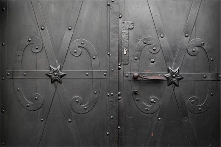 polish (places and things) - Detail of Door, Stare Miasto, Warsaw, Poland Photographie de stock - Premium Libres de Droits, Code: 600-08212933