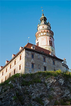 european gothic architecture castle - View of castle with tower, Cesky Krumlov Castle, Cesky Krumlov, Czech Republic. Foto de stock - Sin royalties Premium, Código: 600-08232172