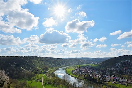 Overview of River Main with Sun, Eichel, Wertheim, Main-Tauber-District, Odenwald, Baden-Wurttemberg, Germany Photographie de stock - Premium Libres de Droits, Code: 600-08232268