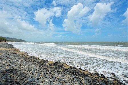 simsearch:600-08312113,k - Rocky Beach in Summer, Captain Cook Highway, Queensland, Australia Photographie de stock - Premium Libres de Droits, Code: 600-08274354