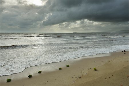 simsearch:600-08312115,k - Sandy Beach with Storm Clouds in Morning, Newell Beach, Newell, Queensland, Australia Stock Photo - Premium Royalty-Free, Code: 600-08312112