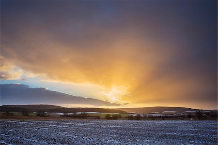 spectacular scenic not people - Field Landscape at Sunrise in the Winter, Dietersdorf, Coburg, Bavaria, Germany Stock Photo - Premium Royalty-Free, Code: 600-08353447