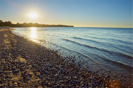 simsearch:600-07451025,k - Pebble beach with Sun in Summer, Sunset, Dronningmolle, Hovedstaden, Baltic Sea, Zealand, Denmark Photographie de stock - Premium Libres de Droits, Code: 600-08578850