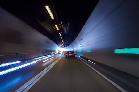 Driving through Tunnel with Traffic, Austria Photographie de stock - Premium Libres de Droits, Code: 600-08639189