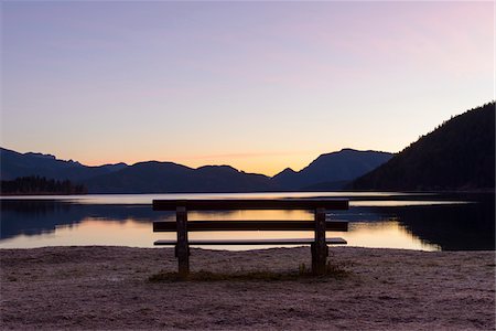 Bench on Shore of Lake Walchensee at Dusk, Kochel am See, Upper Bavaria, Bavaria, Germany Foto de stock - Sin royalties Premium, Código: 600-08639181