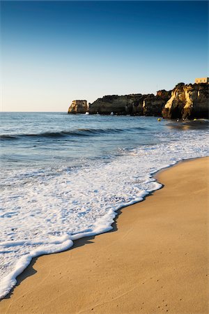 Surf on Beach at Lagos, Algarve Coast, Portugal Photographie de stock - Premium Libres de Droits, Code: 600-08770143