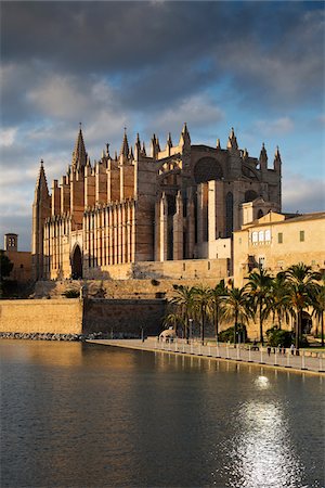 Catedral de Santa María de Palma de Mallorca, Palma, Mallorca, Spain Stock Photo - Premium Royalty-Free, Code: 600-08770166