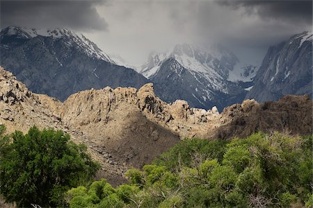 simsearch:600-03563819,k - Storm clouds over the mountains of the Sierra Nevadas in Eastern California, USA Photographie de stock - Premium Libres de Droits, Code: 600-08945842