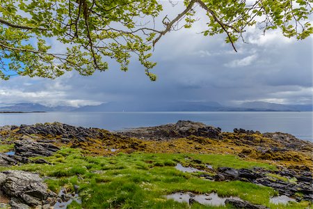 simsearch:600-05803599,k - Rainclouds forming over the Scottish coast in springtime near Armadale on the Isle of Skye in Scotland, United Kingdom Foto de stock - Sin royalties Premium, Código: 600-08986448