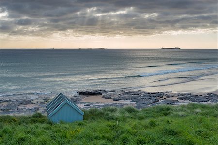 simsearch:600-03445404,k - Fisherman's hut on the beach along the North Sea with dramatic cloudy sky at Bamburgh in Northumberland, England, United Kingdom Stock Photo - Premium Royalty-Free, Code: 600-09013906