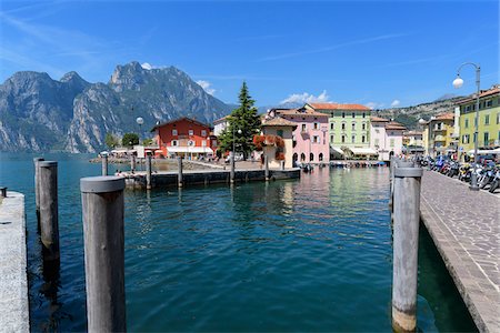 Lakeside view of the resort town of Torbole on Lake Garda (Lago di Garda) in Trentino, Italy Stock Photo - Premium Royalty-Free, Code: 600-09022446
