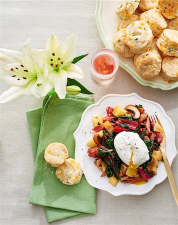 simsearch:633-01273552,k - Poached egg on vegetables on fancy plate served with chedder herb scones Stock Photo - Premium Royalty-Free, Code: 600-09155566